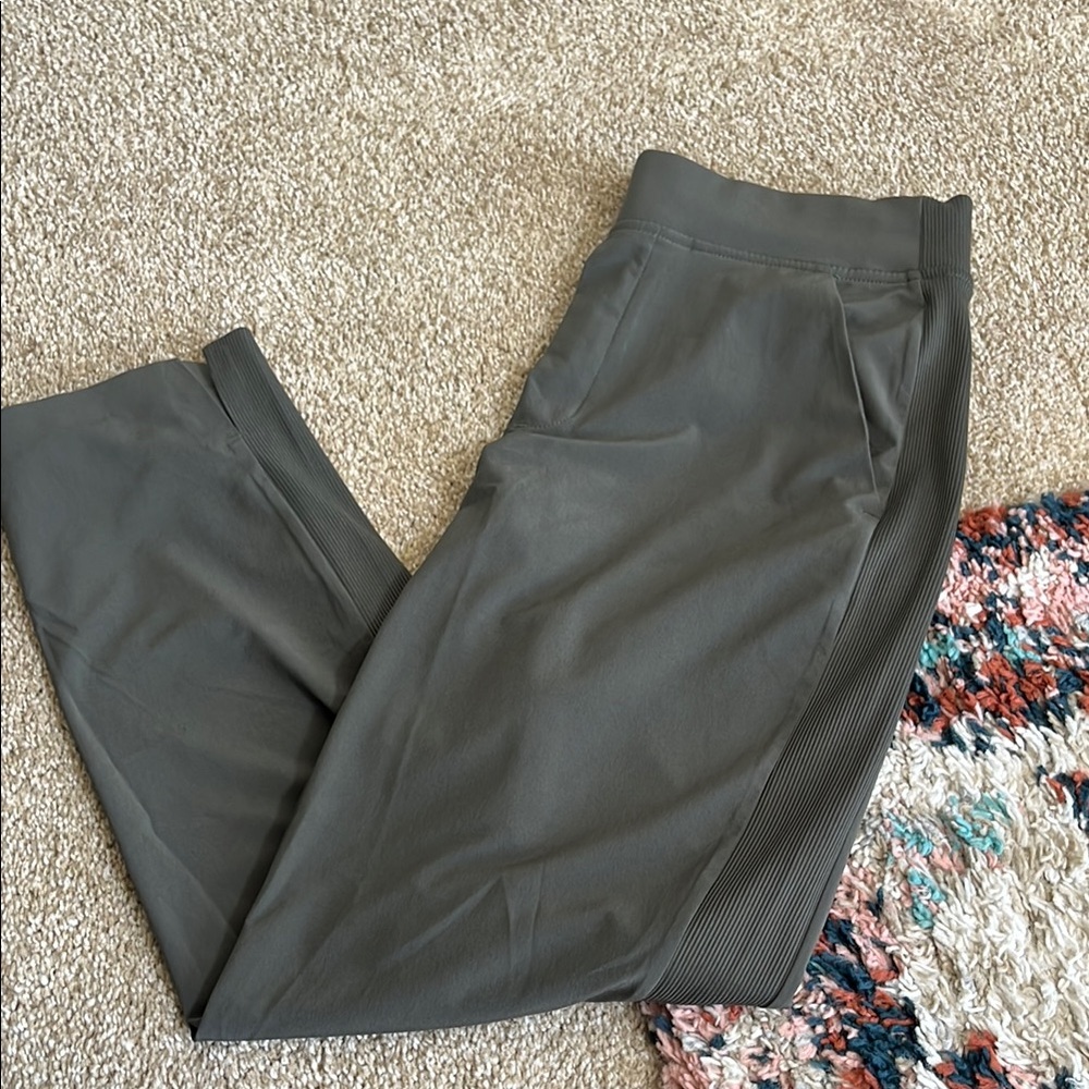 Athleta Green Jogger Pants